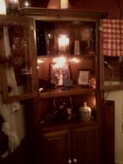Unique Antiques and Shadow Boxes Main Image