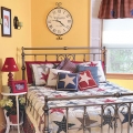 12 Ways to Add a Patriotic Pop to Your Bedroom or Bath Image 7